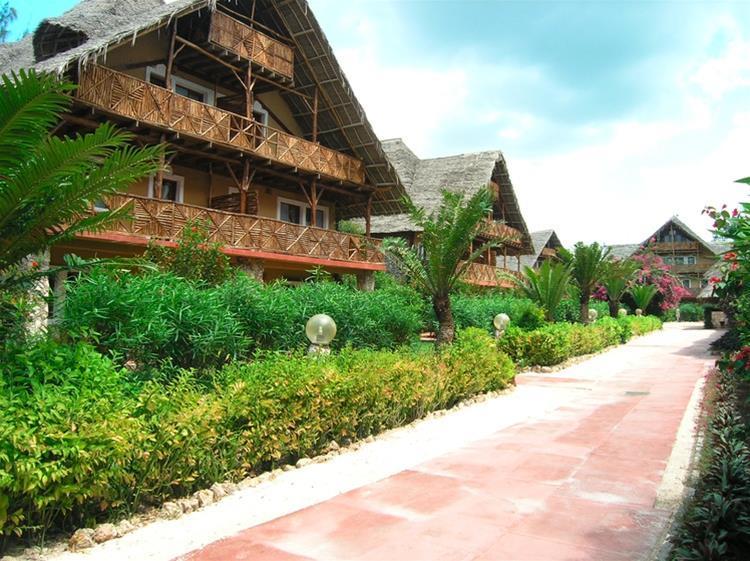 Palumboreef Beach Resort Uroa Exterior photo